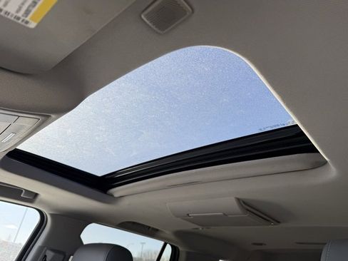 Used 2018 Chevrolet Tahoe LT image 18