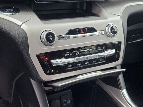 Certified 2023 Ford Explorer XLT w/ Equipment Group 202A AWD/4WD image 27