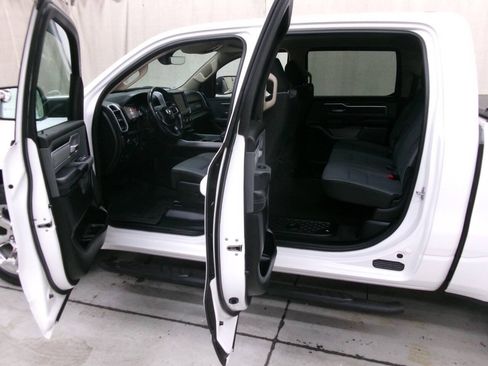 Used 2020 RAM 1500 Big Horn AWD/4WD image 18