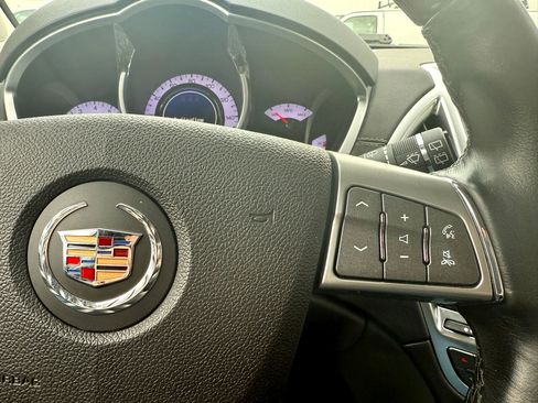 Used 2011 Cadillac SRX Luxury image 36