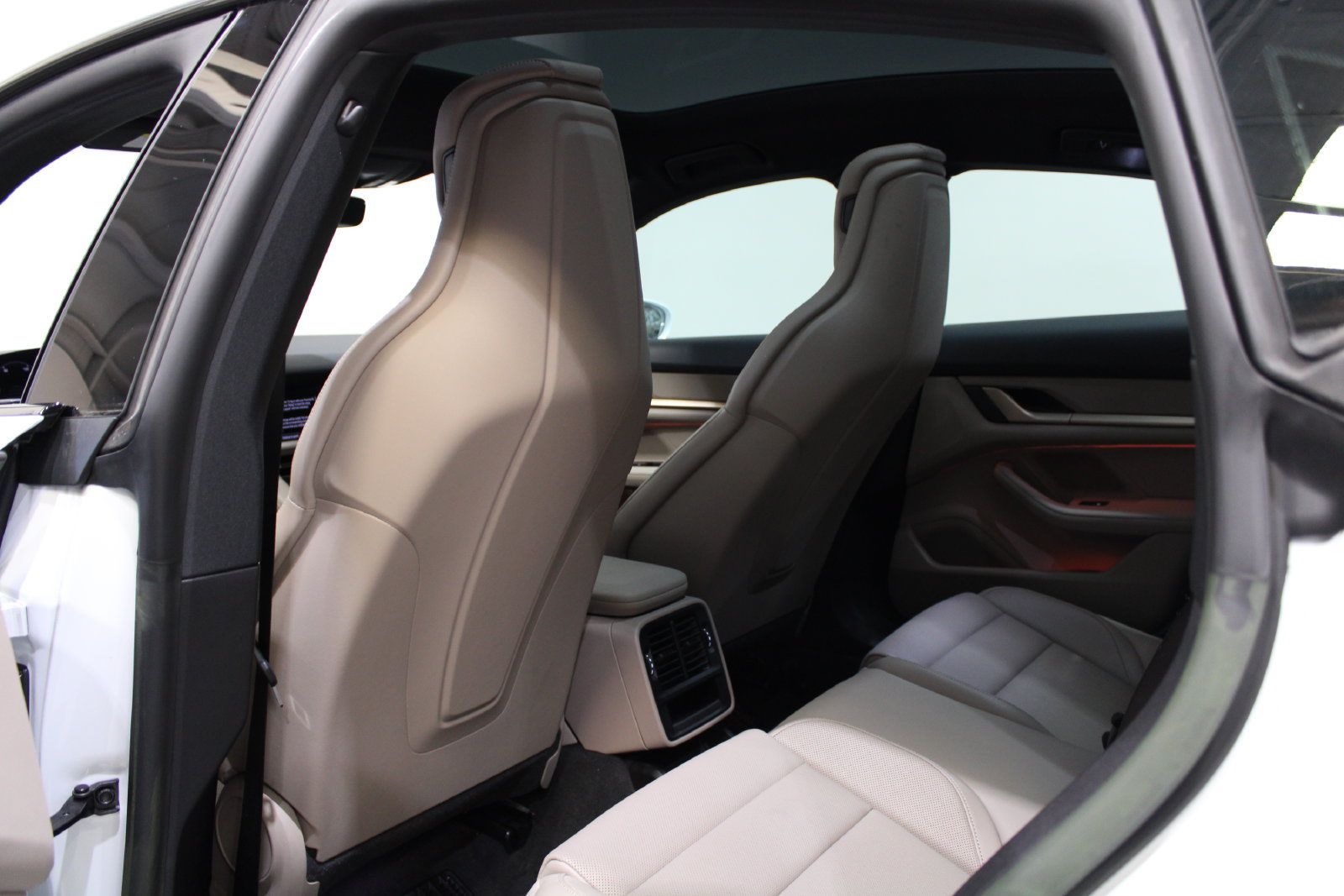 Used 2023 Porsche Taycan RWD image 19
