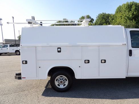 Used 2021 GMC Savana 3500 w/ Power Convenience Package RWD image 51