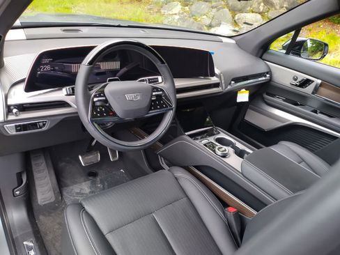 New 2026 Cadillac Vistiq Luxury image 11