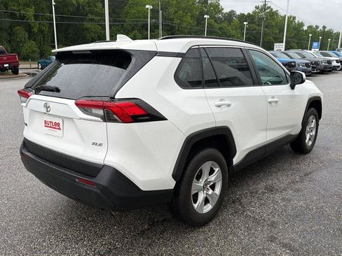 Used 2020 Toyota RAV4 XLE FWD image 6