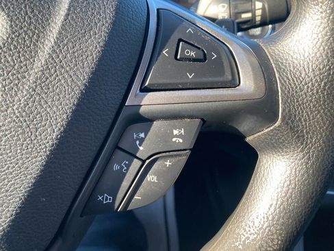 Used 2017 Ford Fusion SE w/ Fusion SE Technology Package image 43