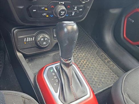 Used 2021 Jeep Renegade Trailhawk w/ Sun & Sound Group image 10