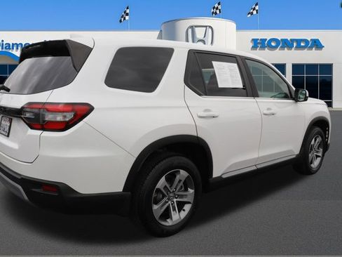 Used 2023 Honda Pilot EX-L image 6
