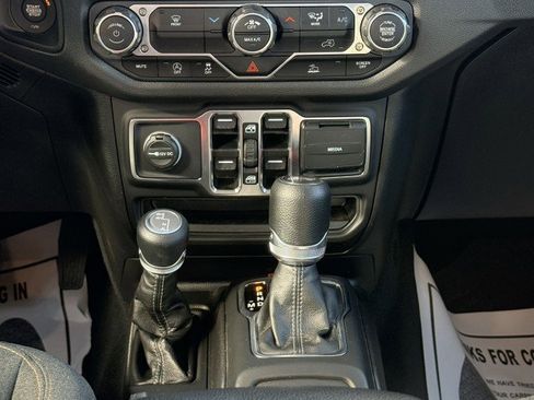 Used 2025 Jeep Wrangler Sport image 15