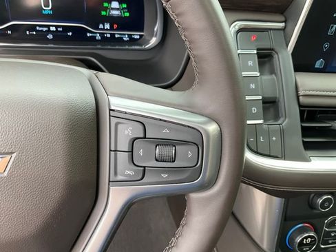 Used 2023 Chevrolet Tahoe Z71 w/ Luxury Package AWD/4WD image 13