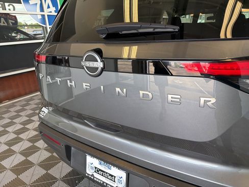 Used 2025 Nissan Pathfinder SV FWD image 7