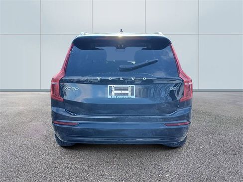 Used 2023 Volvo XC90 B5 Core w/ Protection Package Premier image 5