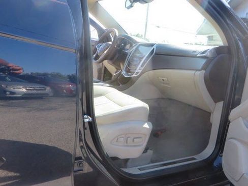 Used 2015 Cadillac SRX Luxury w/ Driver Awareness Package AWD/4WD image 25