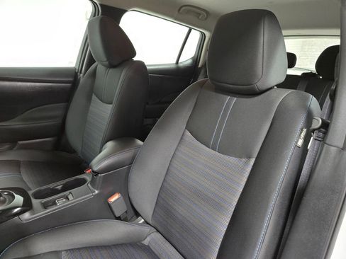 Used 2024 Nissan Leaf SV Plus image 11