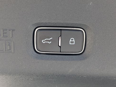 Used 2025 Ford Expedition Active RWD image 14