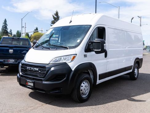Used 2023 RAM ProMaster 2500 FWD image 3