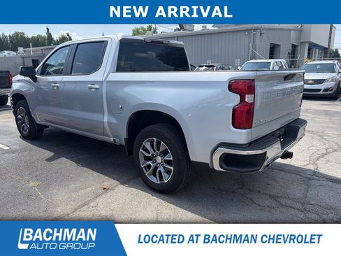Used 2022 Chevrolet Silverado 1500 LT AWD/4WD image 4