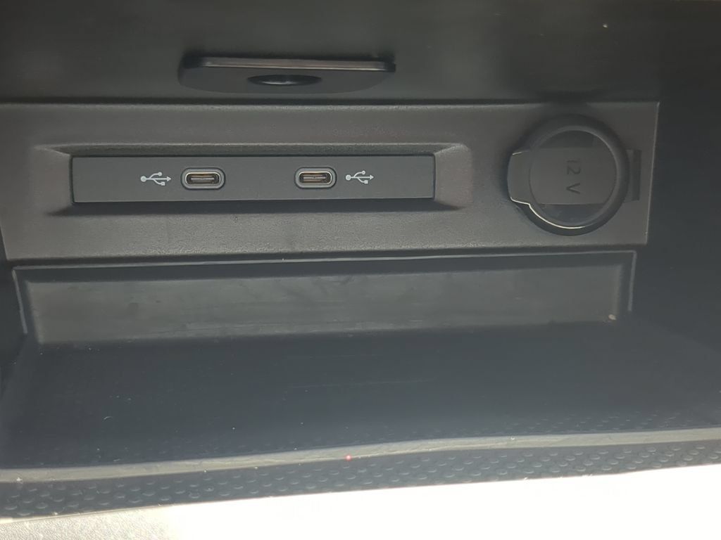 Certified 2024 Volkswagen Tiguan SE R-Line FWD image 24