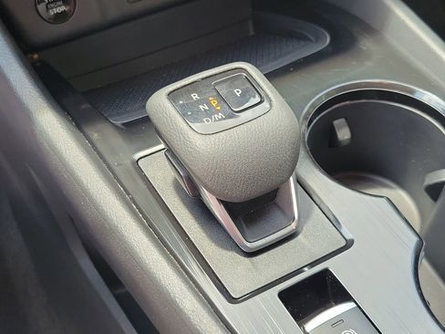 Used 2025 Nissan Rogue SV FWD image 27