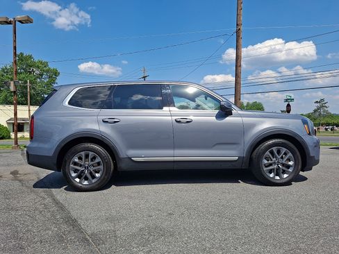 Certified 2024 Kia Telluride LX FWD image 7