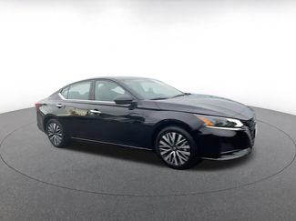 Used 2025 Nissan Altima 2.5 SV video 2