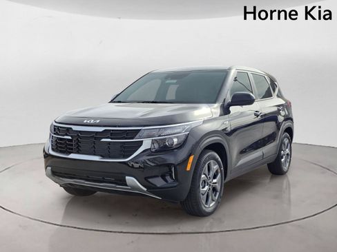 New 2026 Kia Seltos LX FWD image 8