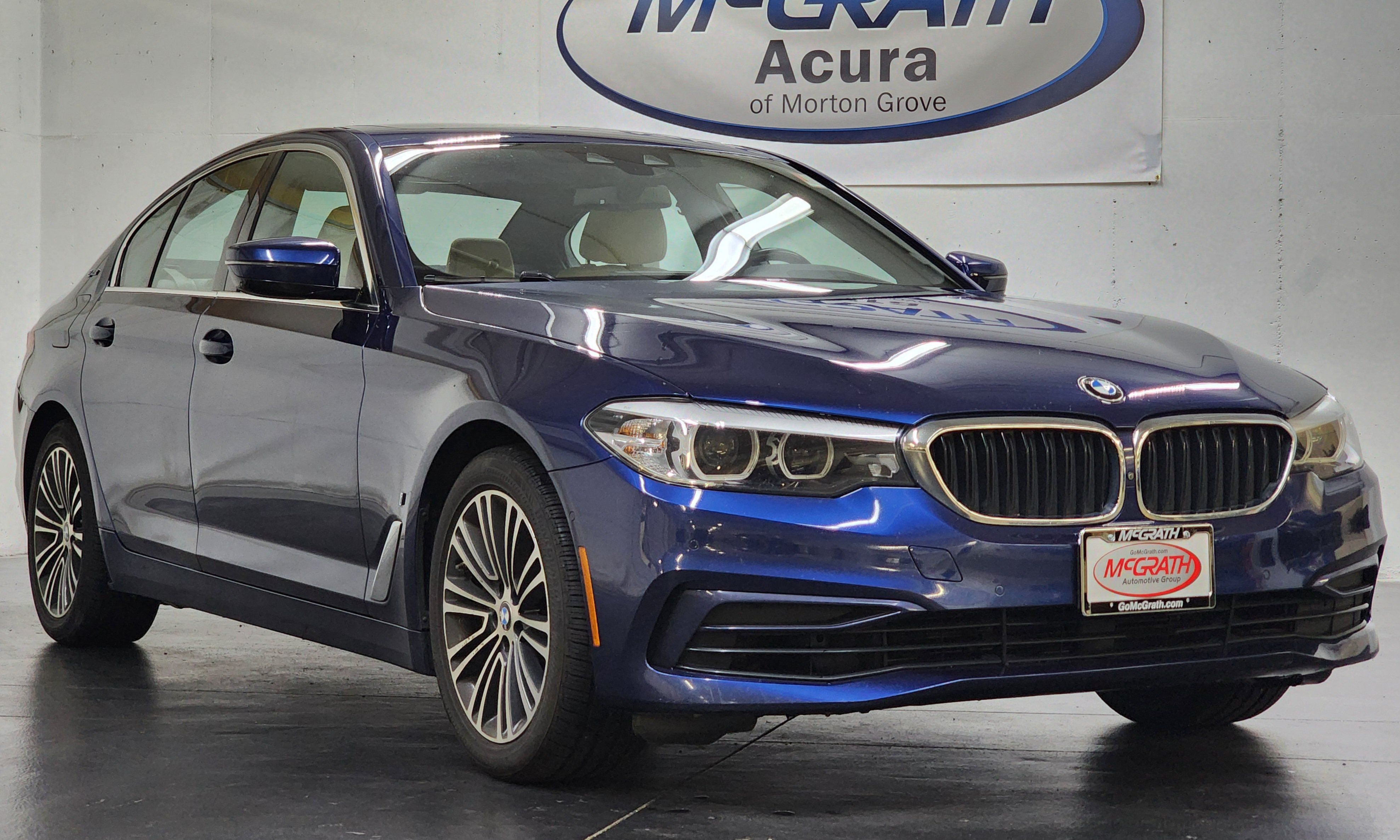 Used 2019 BMW 530e xDrive w/ Premium Package AWD/4WD image 3