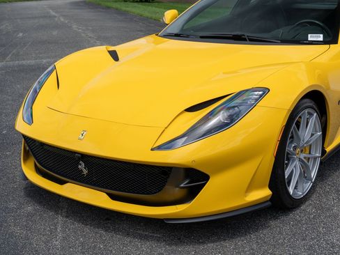 Used 2019 Ferrari 812 Superfast RWD image 26