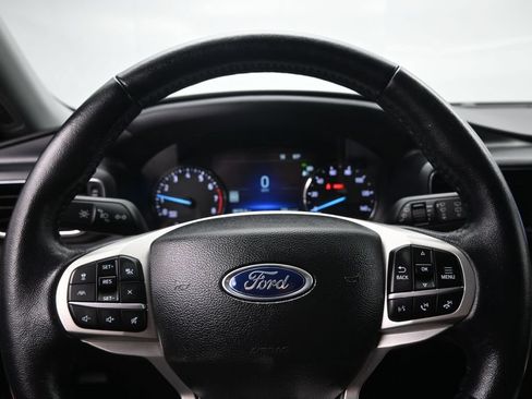 Used 2023 Ford Explorer XLT w/ Equipment Group 202A AWD/4WD image 12