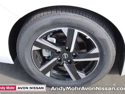 New 2025 Nissan Sentra SV image 6