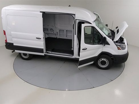 New 2025 Ford Transit 250 148 Medium Roof image 40