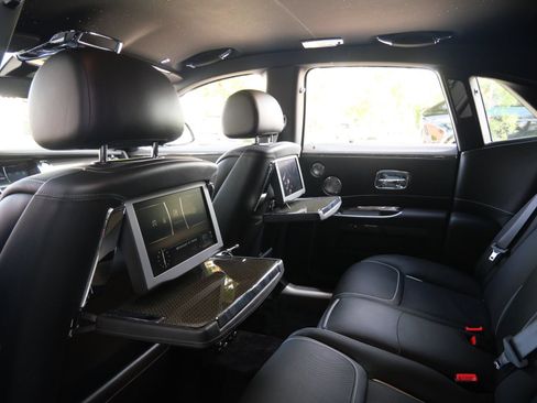 Used 2019 Rolls-Royce Ghost RWD image 36
