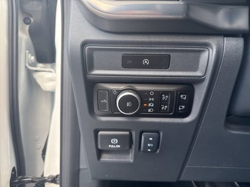 Used 2025 Ford F150 Platinum w/ Equipment Group 702A High image 37