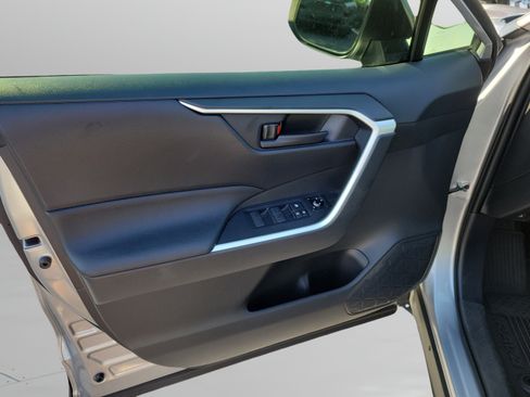 Certified 2023 Toyota RAV4 LE AWD/4WD image 6