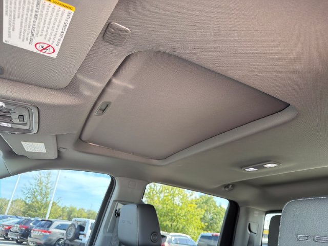 Used 2023 GMC Sierra 2500 Denali w/ Denali Black Diamond Edition AWD/4WD image 17