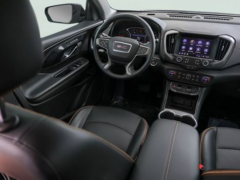 Used 2024 GMC Terrain AT4 image 28