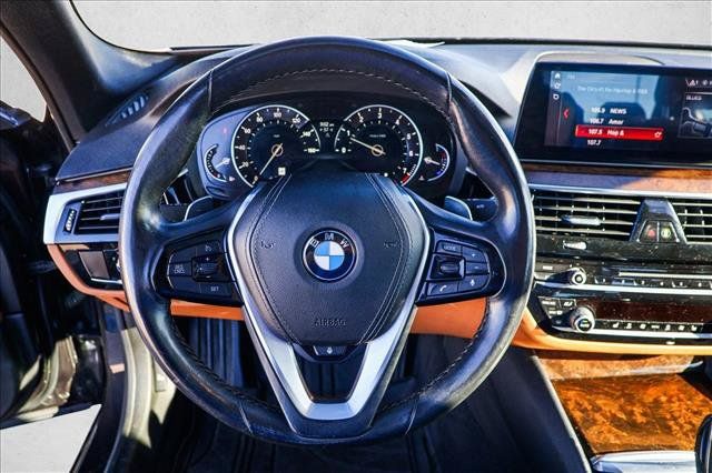 Used 2019 BMW 530i xDrive w/ Convenience Package AWD/4WD image 13