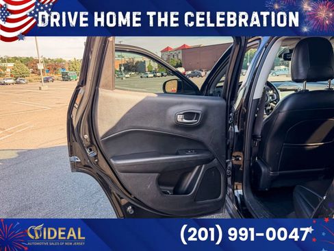 Used 2018 Jeep Compass Latitude w/ Popular Equipment Group AWD/4WD image 12