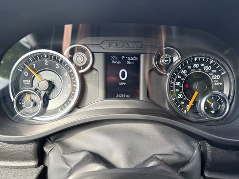 Used 2022 RAM 1500 Big Horn AWD/4WD image 14