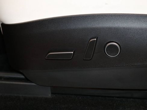 Used 2023 Tesla Model Y Long Range AWD/4WD image 60