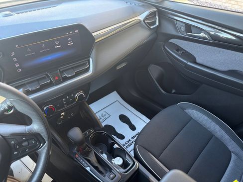 Used 2025 Chevrolet TrailBlazer LT image 17