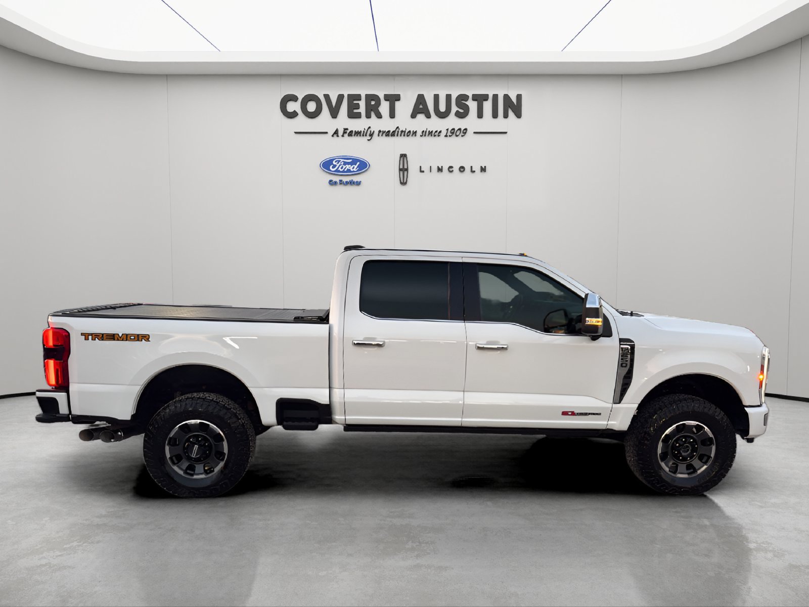 Used 2024 Ford F250 Platinum w/ Tremor Off-Road Package AWD/4WD image 6