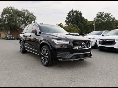 Used 2022 Volvo XC90 T5 Momentum AWD/4WD image 1