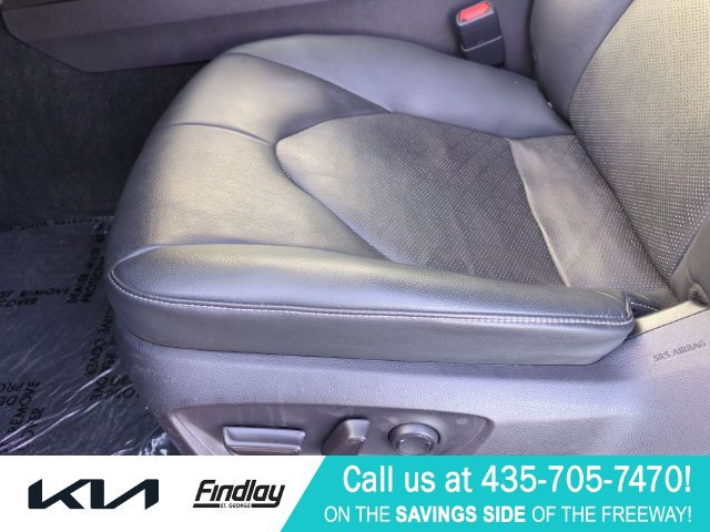 Used 2022 Toyota Camry XSE w/ Navigation Upgrade Package FWD image 17