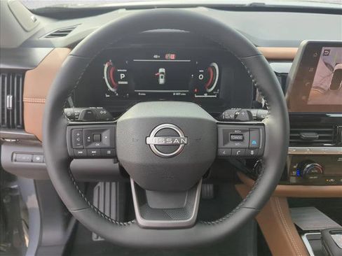 New 2026 Nissan Pathfinder Platinum FWD image 17
