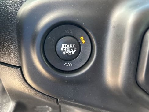 Certified 2020 Jeep Wrangler Unlimited Sport S AWD/4WD image 38