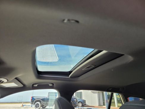New 2026 Chevrolet Trax RS w/ Sunroof Package FWD image 13
