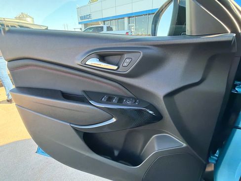 Used 2026 Chevrolet Trax RS w/ Sunroof Package FWD image 42
