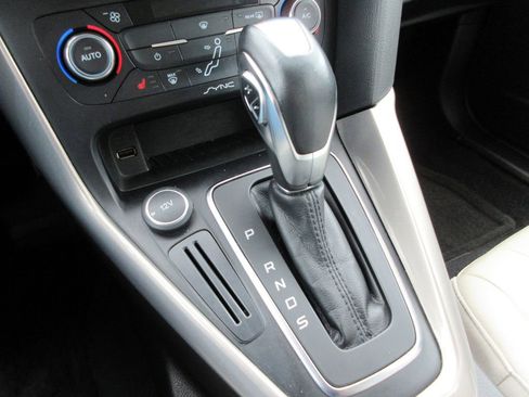 Used 2016 Ford Focus Titanium image 29