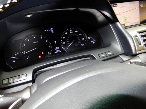 Used 2015 Lexus LS 460 w/ F Sport Package image 17