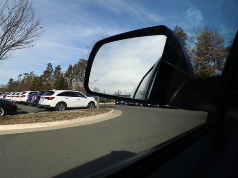 Used 2018 Toyota Sequoia SR5 image 53